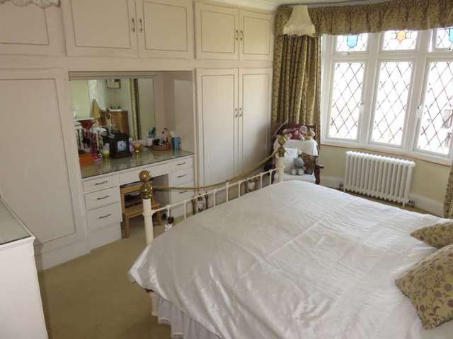  Image of 4 bedroom Detached house for sale in Ravenscroft Road Willenhall WV12 at Willenhall, WV12 4LW