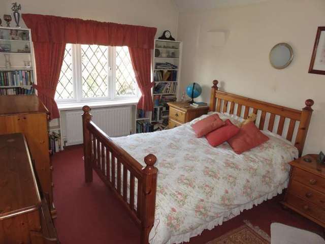  Image of 4 bedroom Detached house for sale in Ravenscroft Road Willenhall WV12 at Willenhall, WV12 4LW