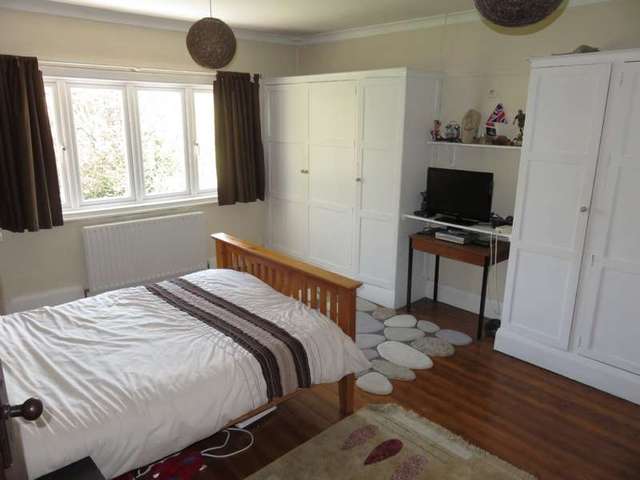  Image of 4 bedroom Detached house for sale in Ravenscroft Road Willenhall WV12 at Willenhall, WV12 4LW