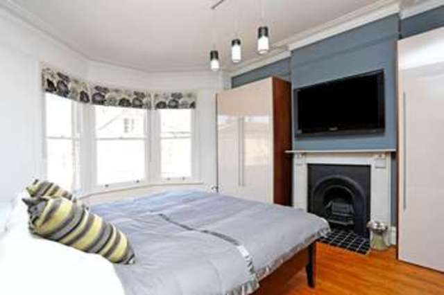  Image of 5 bedroom Semi-Detached house for sale in Ravenswood Road Cotham Bristol BS6 at Ravenswood Road  Bristol, BS6 6BN
