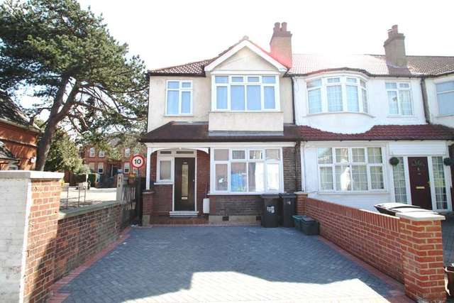  Image of 3 bedroom End of Terrace for sale in Red Lion Road Tolworth Surbiton KT6 at Surbiton Surrey, KT6 7QT