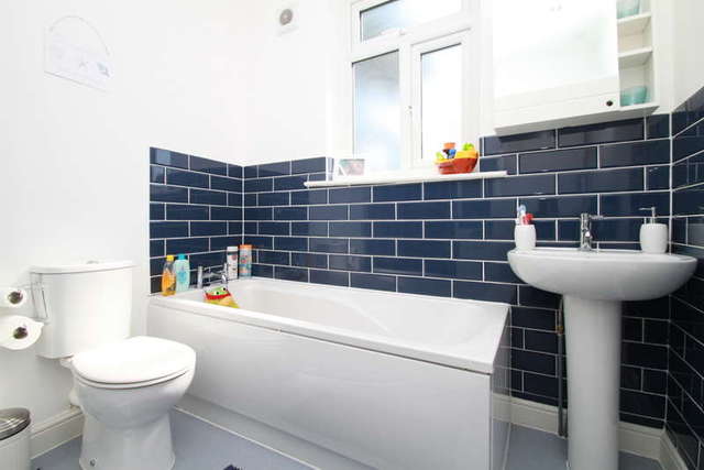  Image of 3 bedroom End of Terrace for sale in Red Lion Road Tolworth Surbiton KT6 at Surbiton Surrey, KT6 7QT