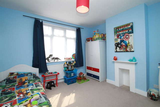  Image of 3 bedroom End of Terrace for sale in Red Lion Road Tolworth Surbiton KT6 at Surbiton Surrey, KT6 7QT