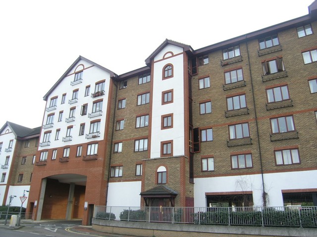  Image of 2 bedroom Flat to rent in Sopwith Way Kingston upon Thames KT2 at Sopwith Way  Kingston Upon Thames, KT2 5AQ