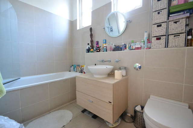  Image of 1 bedroom Flat to rent in Riga Mews London E1 at Aldgate East  Aldgate, E1 1LL