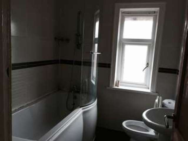  Image of 4 bedroom Semi-Detached house to rent in Ripon Avenue Huddersfield HD2 at Ripon Avenue  Huddersfield, HD2 2QP