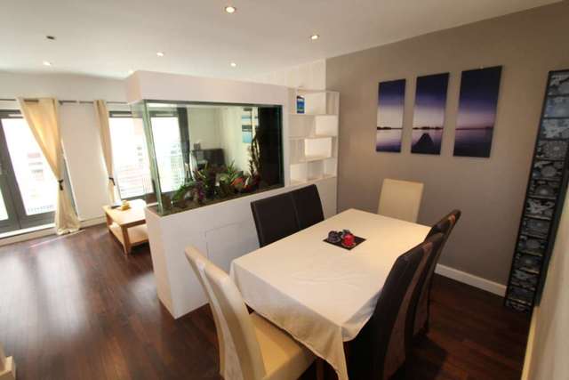  Image of 4 bedroom Town House to rent in River Street Manchester M1 at River Street  Manchester, M1 5BG