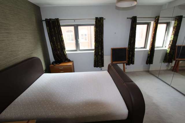 Image of 4 bedroom Town House to rent in River Street Manchester M1 at River Street  Manchester, M1 5BG