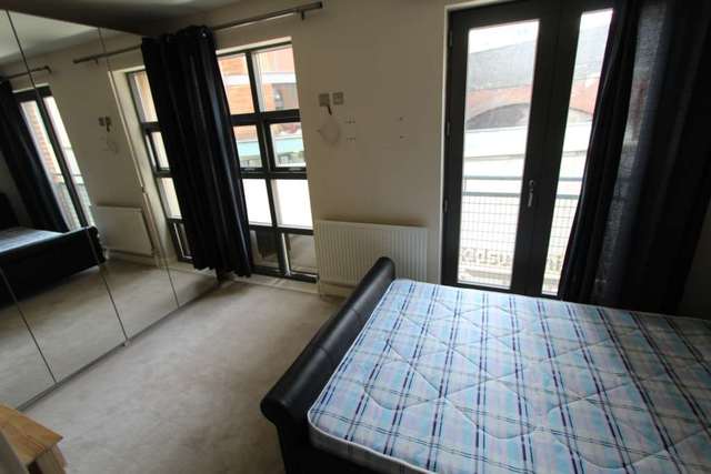  Image of 4 bedroom Town House to rent in River Street Manchester M1 at River Street  Manchester, M1 5BG