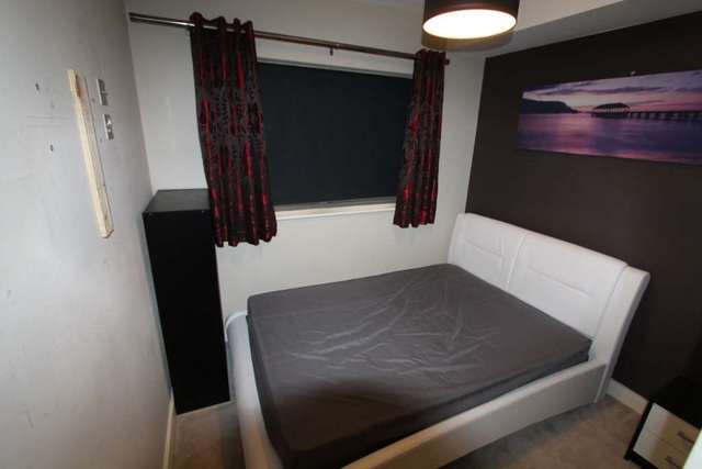  Image of 4 bedroom Town House to rent in River Street Manchester M1 at River Street  Manchester, M1 5BG
