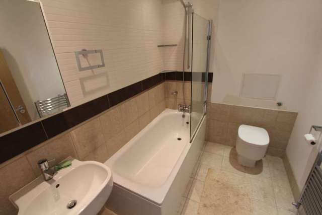  Image of 4 bedroom Town House to rent in River Street Manchester M1 at River Street  Manchester, M1 5BG