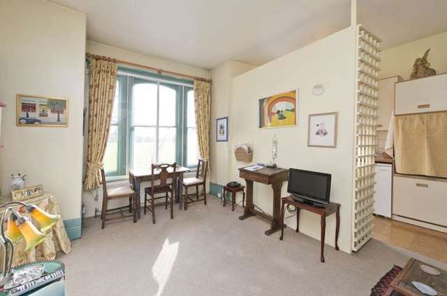  Image of 1 bedroom Flat for sale in Rocks Lane London SW13 at Rocks Lane  London, SW13 0DA