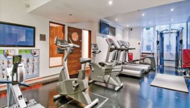  Image of Studio flat to rent in Old Brompton Road London SW7 at Old Brompton Road South Kensington London, SW7 3RX