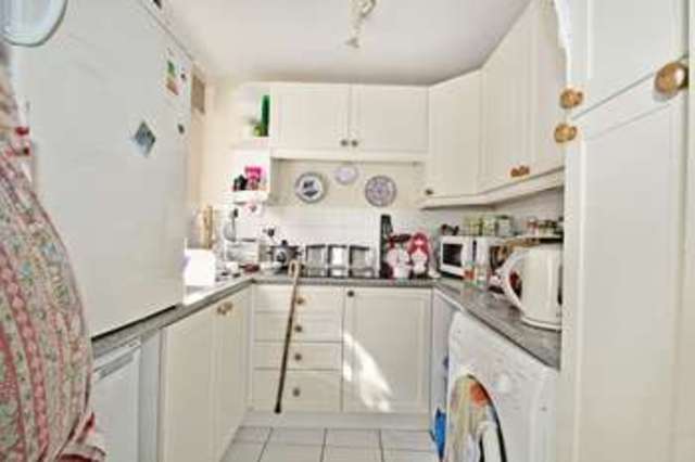  Image of 2 bedroom Retirement Property for sale in Roman Row Bishops Waltham Southampton SO32 at Bank Street  Bishop