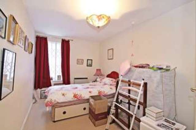  Image of 2 bedroom Retirement Property for sale in Roman Row Bishops Waltham Southampton SO32 at Bank Street  Bishop