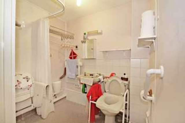  Image of 2 bedroom Retirement Property for sale in Roman Row Bishops Waltham Southampton SO32 at Bank Street  Bishop