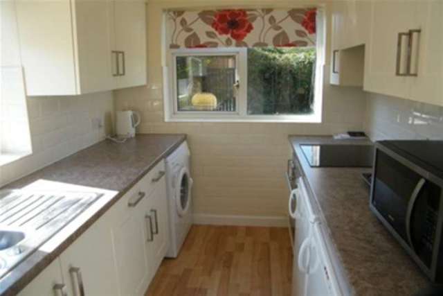  Image of 3 bedroom Detached house to rent in Roman Way Bourton-on-the-Water Cheltenham GL54 at Cheltenham, GL54 2EW