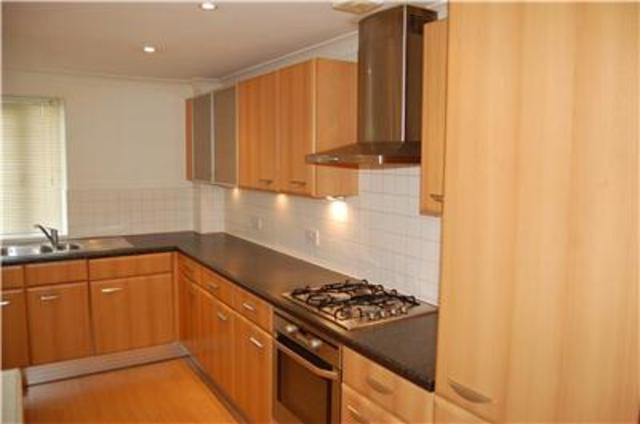  Image of 2 bedroom Flat to rent in Oldchurch Road Romford RM7 at Oldchurch Road Romford Rush Green, RM7 0BG
