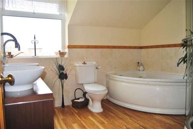  Image of 4 bedroom Cottage for sale in Blind Lane Brandon Grantham NG32 at Brandon, NG32 2AR