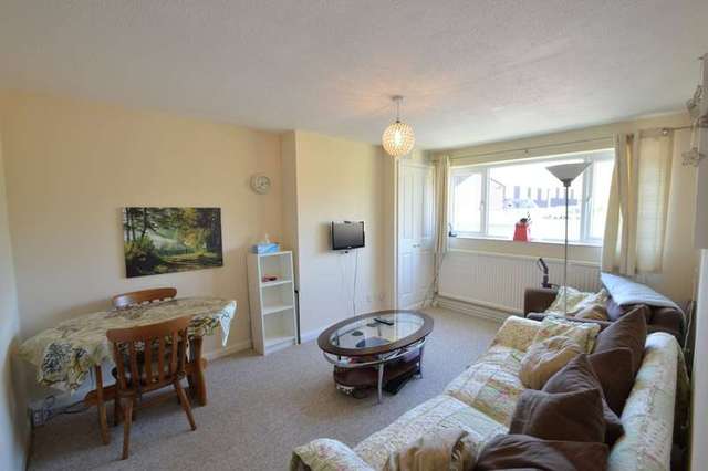  Image of 1 bedroom Flat to rent in Rosebank Lodge Lakeside Avenue Rownhams Southampton SO16 at Lakeside Avenue Rownhams Romsey, SO16 8DZ