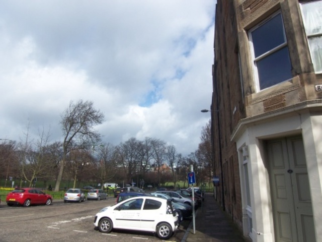  Image of 3 bedroom Flat to rent in Roseneath Place Edinburgh EH9 at Marchmont Edinburgh Edinburgh, EH9 1JB