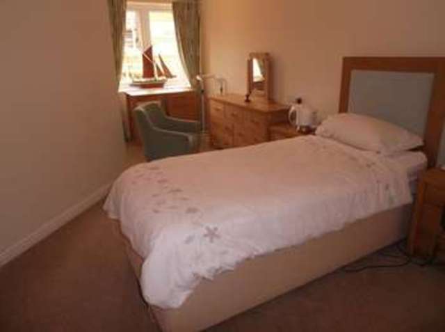  Image of 1 bedroom Flat for sale in Douglas Avenue Exmouth EX8 at 8 Douglas Avenue  Exmouth, EX8 2FA