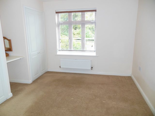  Image of 2 bedroom Flat to rent in Rowlock Gardens Hermitage Thatcham RG18 at Hermitage Thatcham Little Hungerford, RG18 9WT