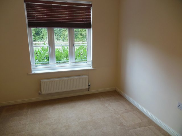  Image of 2 bedroom Flat to rent in Rowlock Gardens Hermitage Thatcham RG18 at Hermitage Thatcham Little Hungerford, RG18 9WT