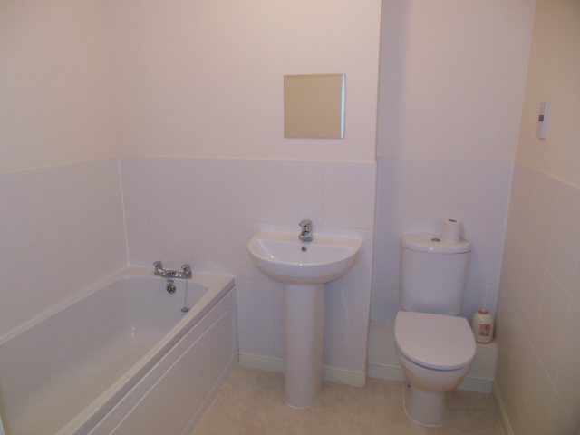 Image of 2 bedroom Flat to rent in Rowlock Gardens Hermitage Thatcham RG18 at Hermitage Thatcham Little Hungerford, RG18 9WT