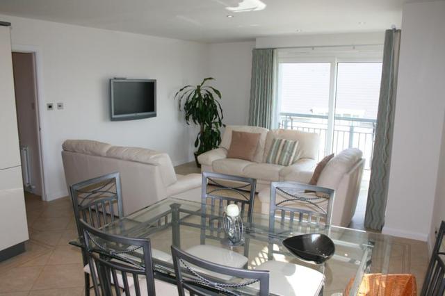  Image of 3 bedroom Flat to rent in Rubislaw Square Aberdeen AB15 at West End Aberdeen Aberdeen, AB15 4DG