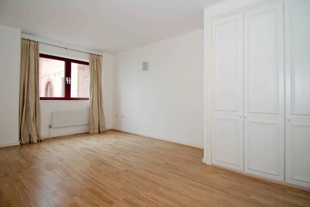 Image of 2 bedroom Flat to rent in William Morris Way London SW6 at Sailmakers Court  William Morris Way, SW6 2UX