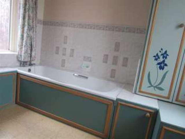  Image of 4 bedroom Property for sale in Sandy Lane Hucknall Nottingham NG15 at Sandy Lane Nottingham Nottingham, NG15 7GP