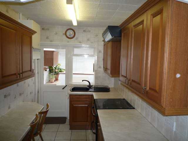  Image of 3 bedroom Semi-Detached house to rent in Sarehole Road Hall Green Birmingham B28 at SAREHOLE ROAD  BIRMINGHAM, B28 8DT