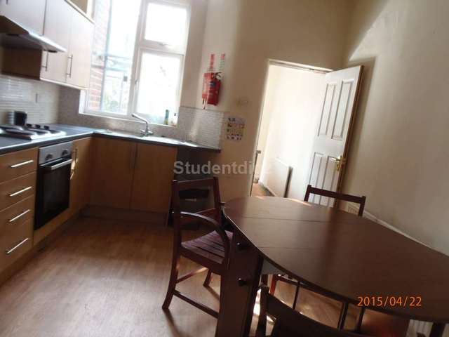  Image of 6 bedroom Detached house to rent in Scarsdale Road Manchester M14 at Scarsdale Road  Manchester, M14 5PR