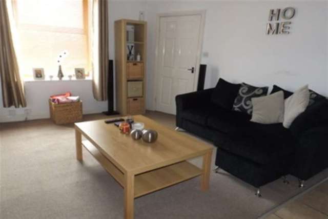  Image of 2 bedroom Terraced house to rent in School Street Moldgreen Huddersfield HD5 at Huddersfield, HD5 8AU