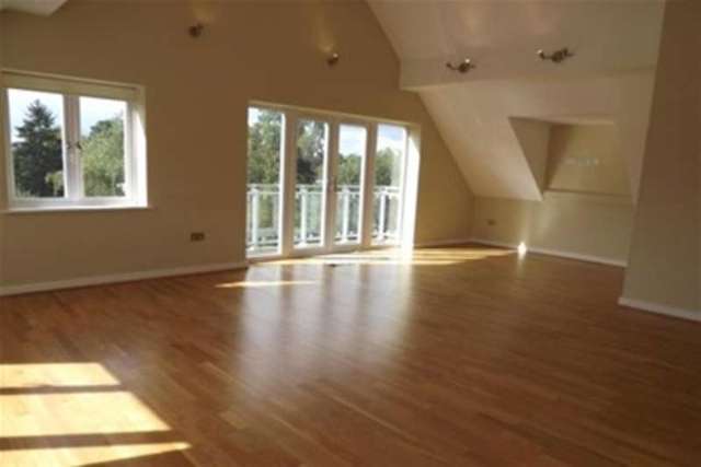  Image of 2 bedroom Flat to rent in Scotts Lane Bromley BR2 at Bromley, BR2 0LX