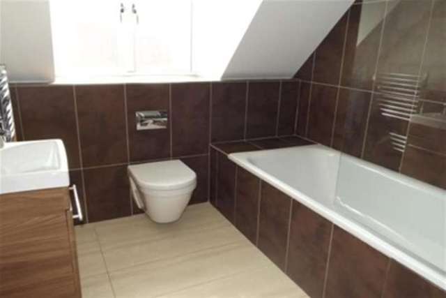  Image of 2 bedroom Flat to rent in Scotts Lane Bromley BR2 at Bromley, BR2 0LX