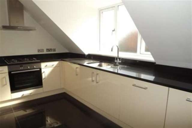  Image of 2 bedroom Flat to rent in Scotts Lane Bromley BR2 at Bromley, BR2 0LX