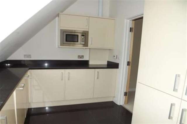  Image of 2 bedroom Flat to rent in Scotts Lane Bromley BR2 at Bromley, BR2 0LX