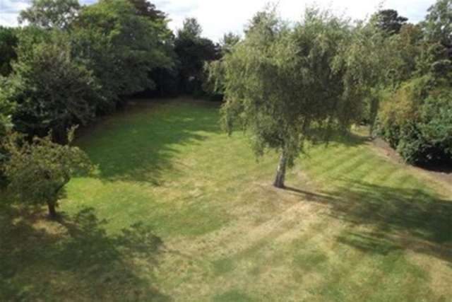  Image of 2 bedroom Flat to rent in Scotts Lane Bromley BR2 at Bromley, BR2 0LX