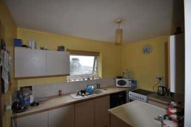  Image of 3 bedroom Flat for sale in Seaview Avenue West Mersea Colchester CO5 at Seaview Avenue West Mersea West Mersea, CO5 8BX