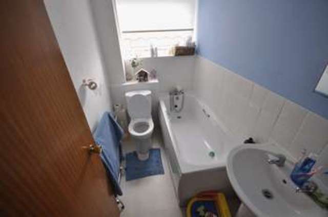  Image of 3 bedroom Flat for sale in Seaview Avenue West Mersea Colchester CO5 at Seaview Avenue West Mersea West Mersea, CO5 8BX