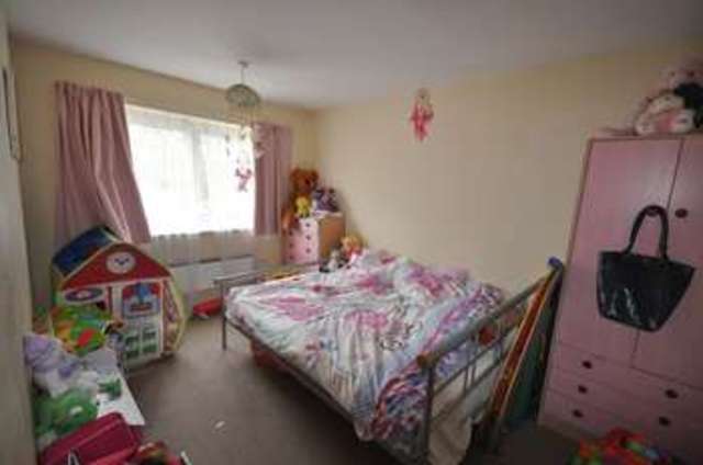  Image of 3 bedroom Flat for sale in Seaview Avenue West Mersea Colchester CO5 at Seaview Avenue West Mersea West Mersea, CO5 8BX