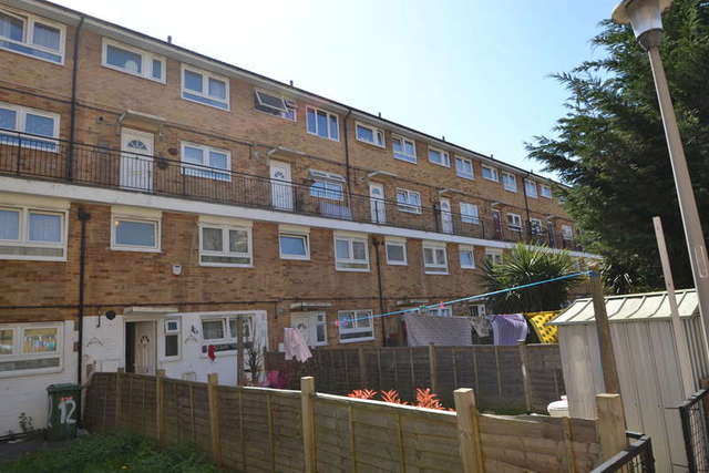  Image of 2 bedroom Flat for sale in Selborne Avenue London E12 at London Little Ilford, E12 5NP