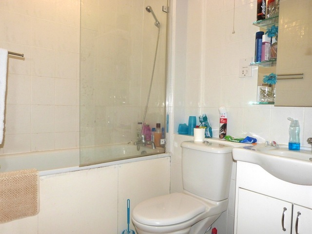  Image of 2 bedroom Flat for sale in Sentinel Square London NW4 at HENDON  London, NW4 2EN