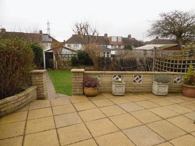  Image of 1 bedroom Property to rent in Seymour Avenue Morden SM4 at Seymour Avenue  Morden, SM4 4RF