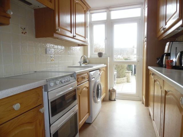  Image of 1 bedroom Property to rent in Seymour Avenue Morden SM4 at Morden, SM4 4RF