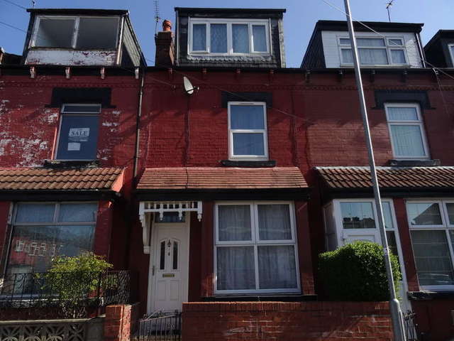  Image of 3 bedroom Terraced house to rent in Shepherds Place Leeds LS8 at Harehills Leeds West Yorkshire, LS8 4LR