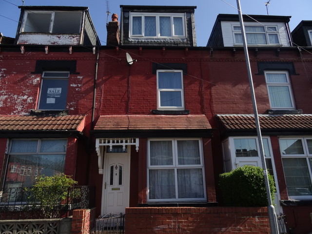  Image of 3 bedroom Terraced house to rent in Shepherds Place Leeds LS8 at Shepherds Place Harehills Leeds, LS8 4LR