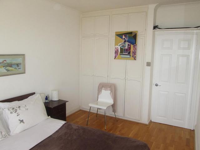  Image of 2 bedroom Flat to rent in Shepherds Bush Road London W6 at London, W6 7LZ